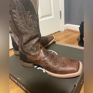 Ariat squaretoe boots size 12